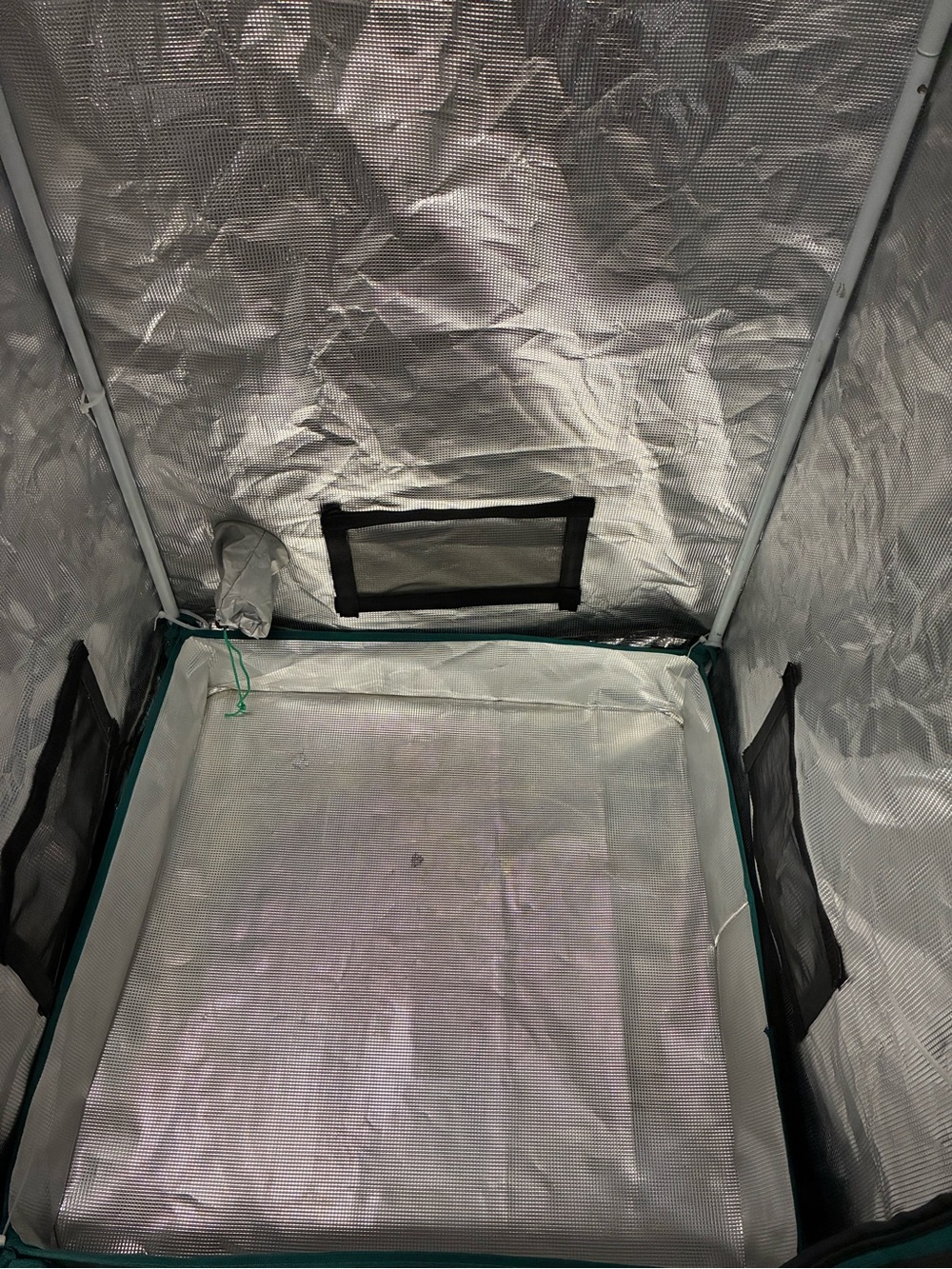 Hydroponic Indoor Garden Grow Tent - Mars Hydro 70x70x160cm ((Reflective Mylar) - Picture 13 of 14